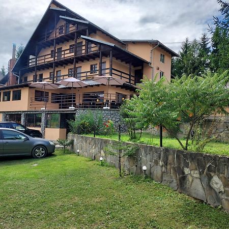 Pensiunea La Taverna Trăisteni Esterno foto