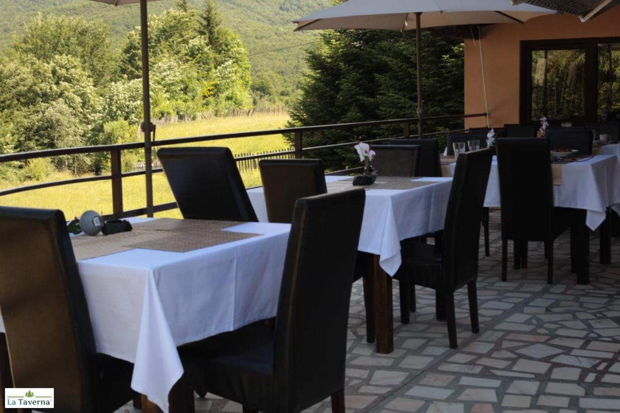 Pensiunea La Taverna Trăisteni Esterno foto