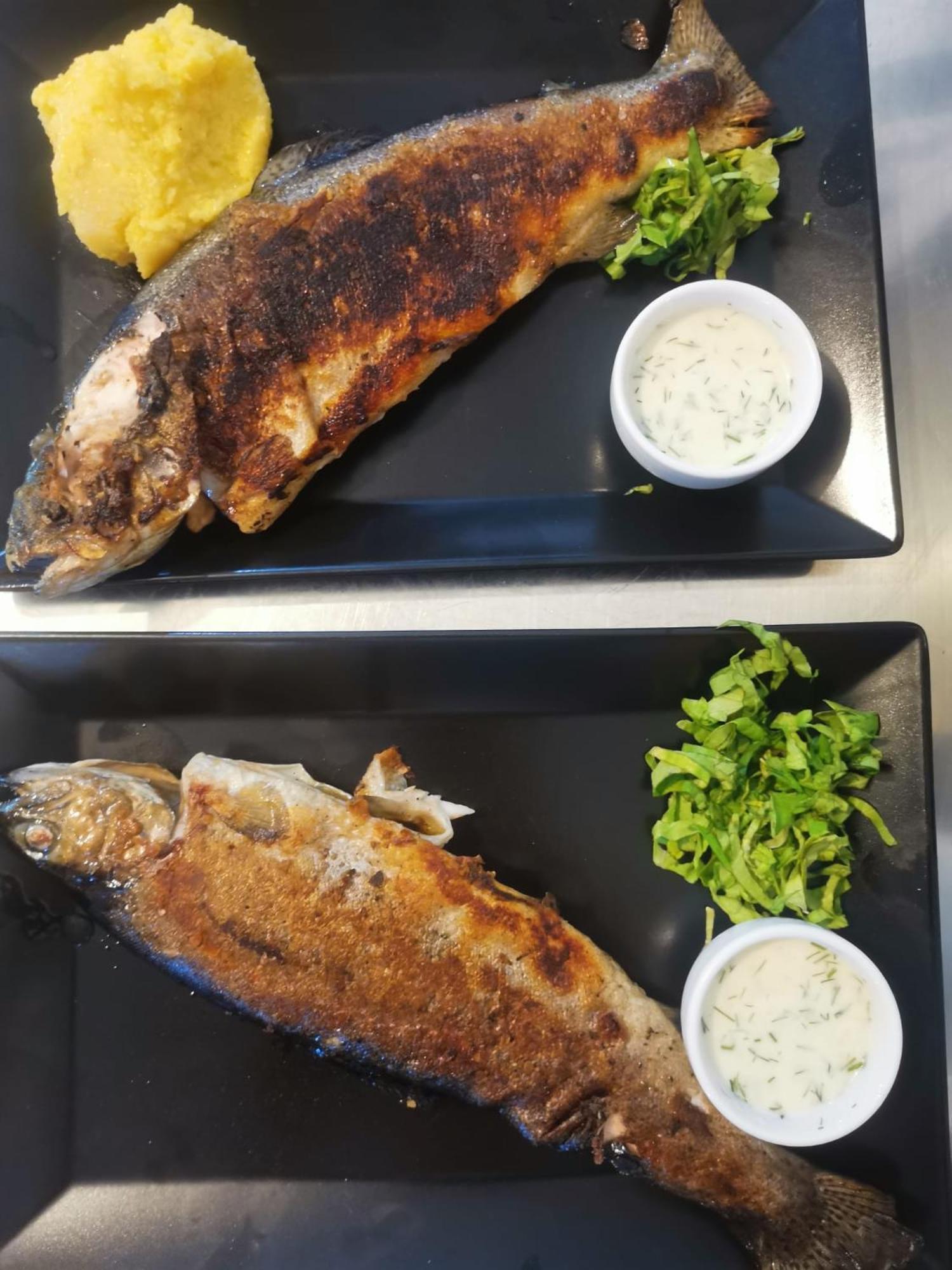 Pensiunea La Taverna Trăisteni Esterno foto
