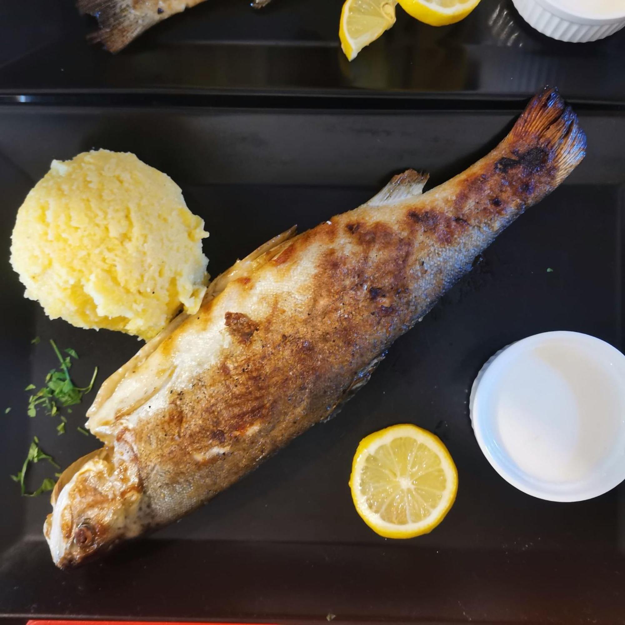 Pensiunea La Taverna Trăisteni Esterno foto