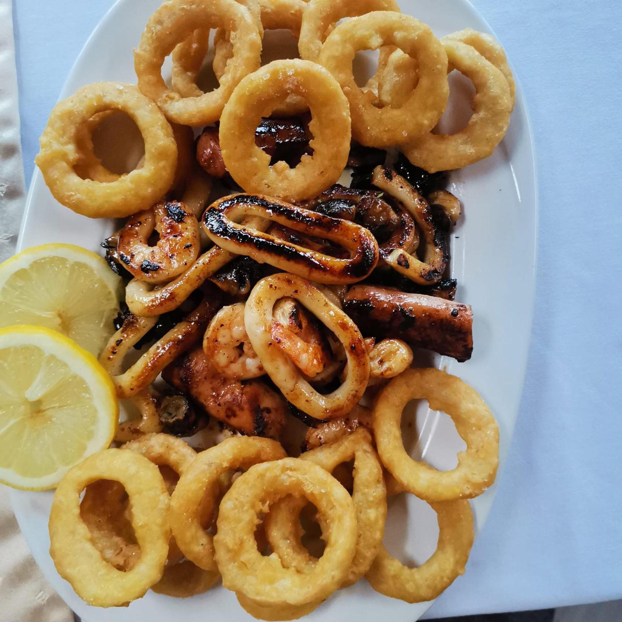 Pensiunea La Taverna Trăisteni Esterno foto