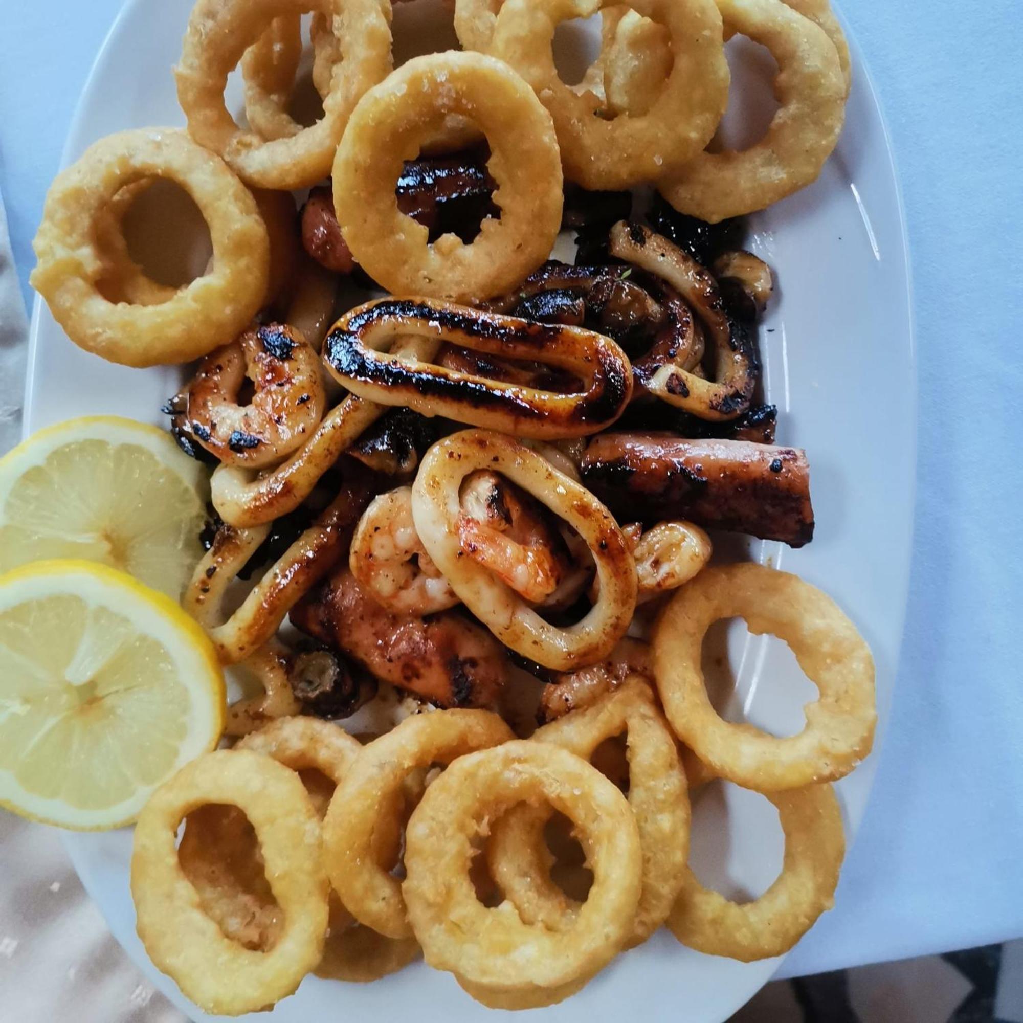 Pensiunea La Taverna Trăisteni Esterno foto