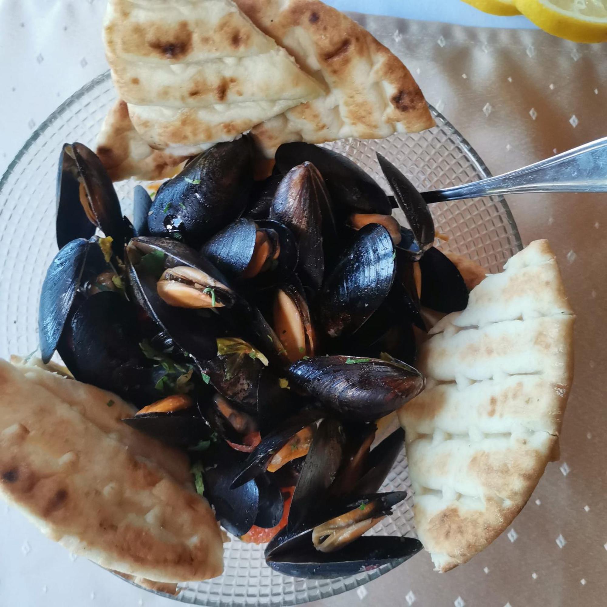 Pensiunea La Taverna Trăisteni Esterno foto