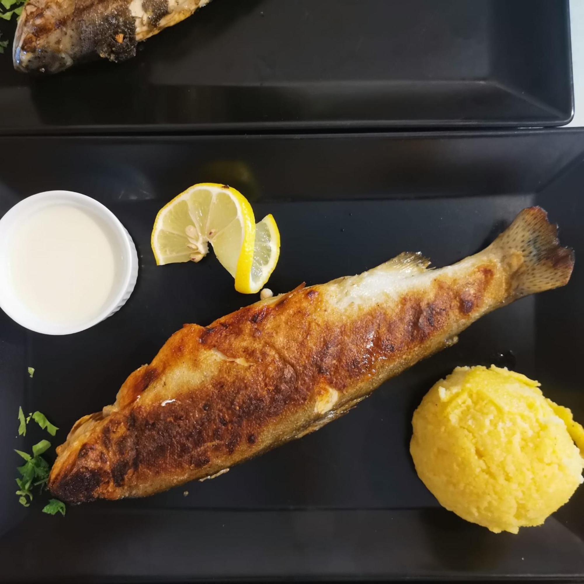 Pensiunea La Taverna Trăisteni Esterno foto