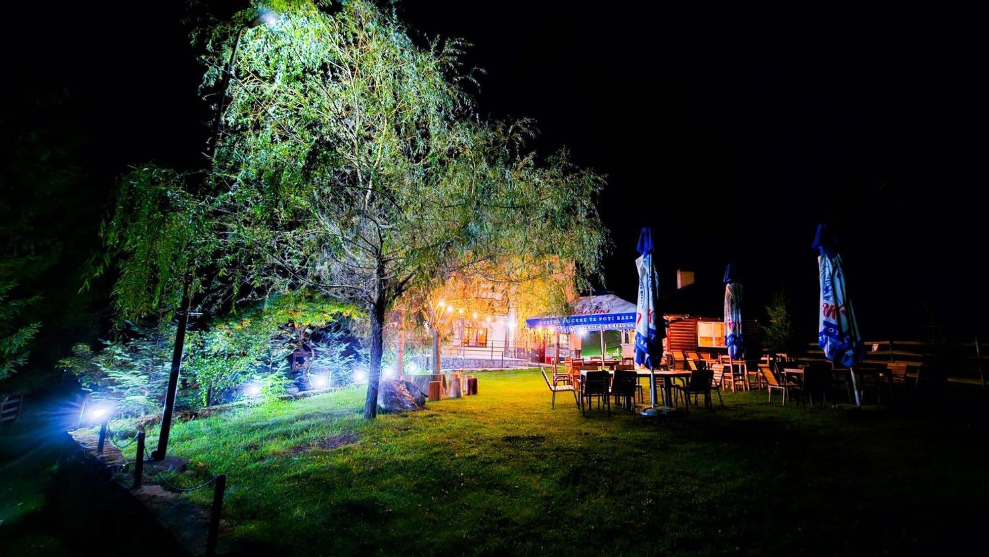 Pensiunea La Taverna Trăisteni Esterno foto